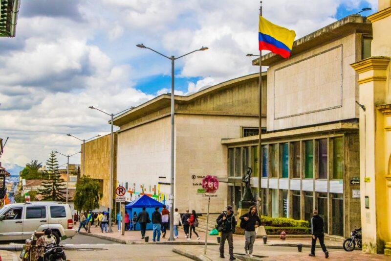 Bogotá: Private Candelaria Walking Tour With Gold Museum - Accessibility and Requirements
