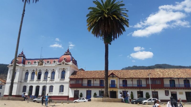 Bogotá: Salt Cathedral & Lake Guatavitá Tour With Lunch - Pickup and Transportation