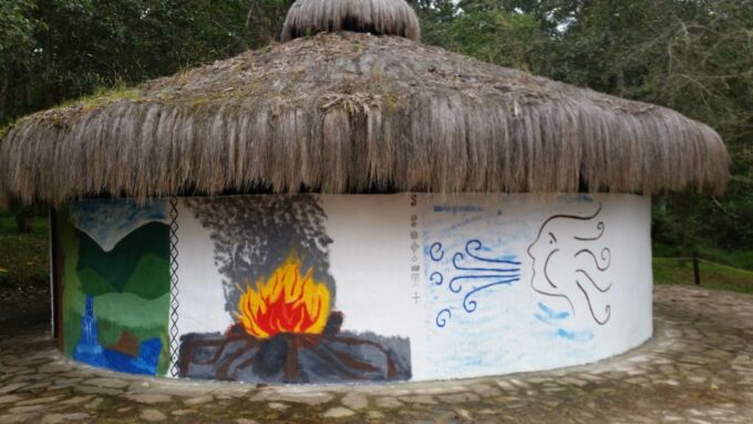 Bogotá: Salt Cathedral & Lake Guatavitá Tour With Lunch - Pickup and Transportation