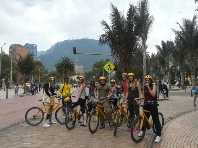 Bogotá: Shared Bike Tour - Cultural Immersion Experience