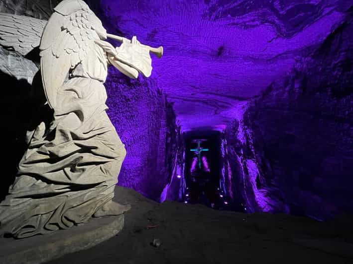 Bogotá: Tour to Guatavita and Salt Cathedral in One Day - Key Points