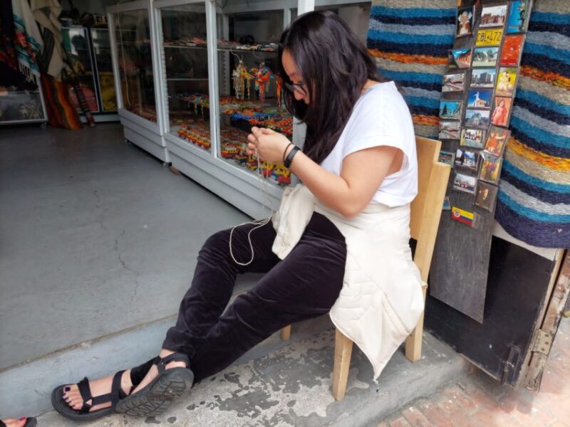 Bogotá: Traditional Colombian Bag Craft Workshop With Drink - Immersive Craft Workshop
