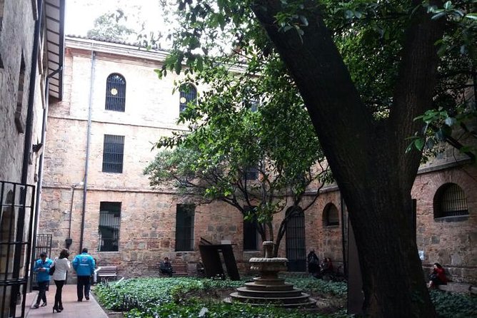 Bogotas National Museum Guided Tour With Transport - Booking and Reservation Information