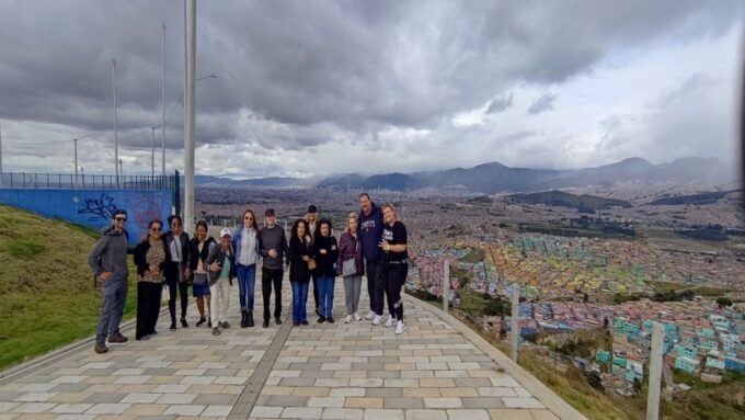 Bogotá's Neighborhoods: the Paradise Favela Tour With Cable Car - Exploring El Paraíso Favela