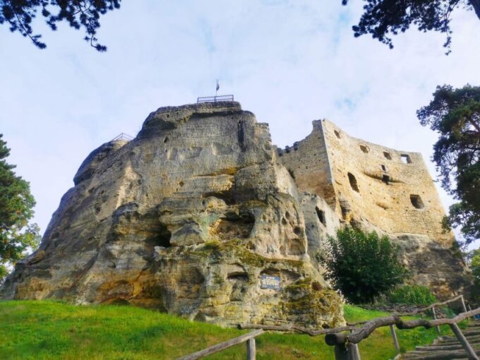 Bohemian Paradise Nature Hike & Castle Day Trip From Prague - Group Size and Guides
