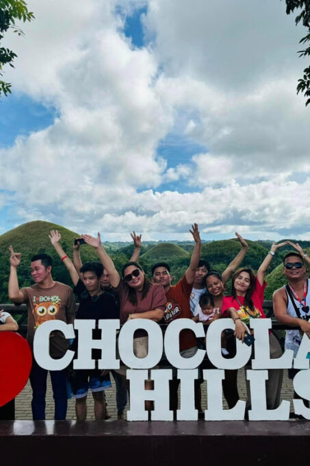 Bohol: Chocolate Hills Tour - Floating Restaurant Lunch