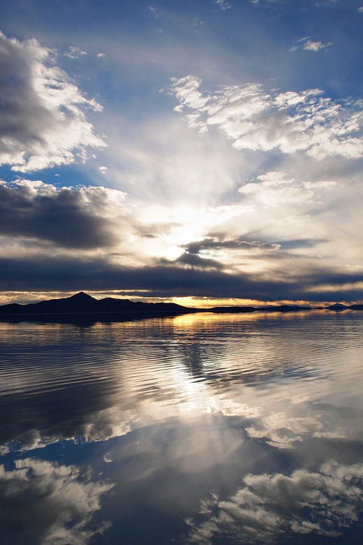 BOLIVIA: SUNRISE AND STARLIGHTS IN UYUNI - Key Points