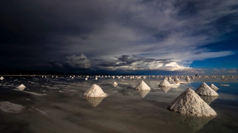 BOLIVIA: UYUNI SALT FLAT DESERT & LANDSCAPES 3 DAYS/2 NIGHTS - Ollague Volcano - Stone Tree