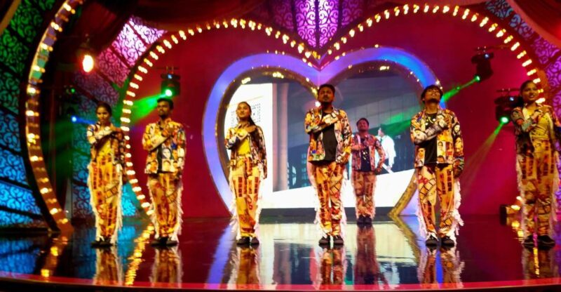 Bollywood Filmcity Tour With Dance Show. - Transportation Arrangements