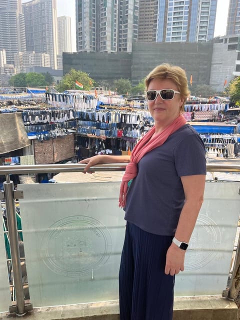 Bollywood & Slum Life Experience Tour - Exploring the Slum Community
