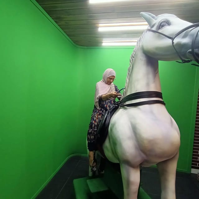 Bollywood Studio Guided Half-Day Tour - Taking in Bollywood Culture