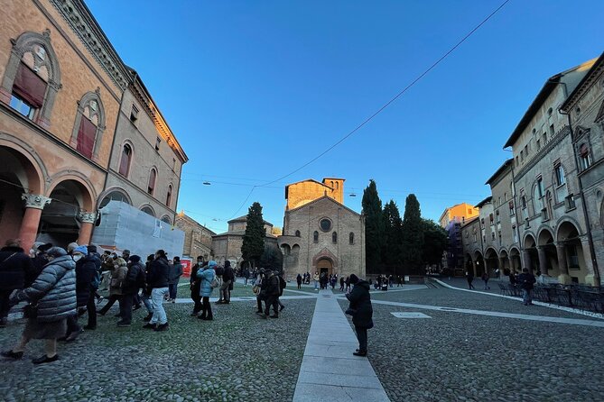 Bologna: a Self-Guided Audio Tour From Porta Galliera to Le Tre Frecce - Architectural Highlights