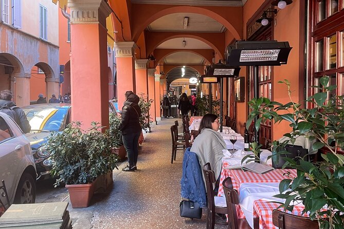 Bologna: a Self-Guided Audio Tour From Porta Galliera to Le Tre Frecce - User Experiences