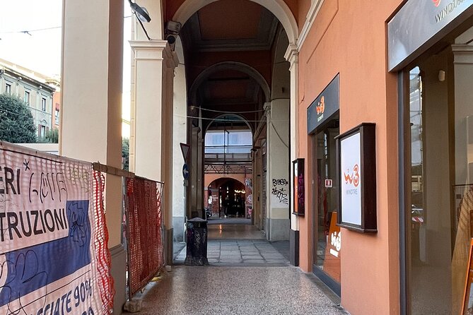 Bologna: a Self-Guided Audio Tour From Porta Galliera to Le Tre Frecce - Discovering Le Tre Frecce
