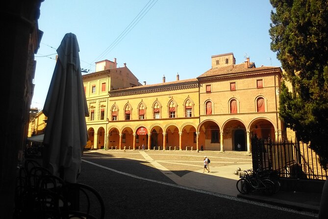 Bologna : a Walk Into History - Taking in Bolognas Medieval Streets