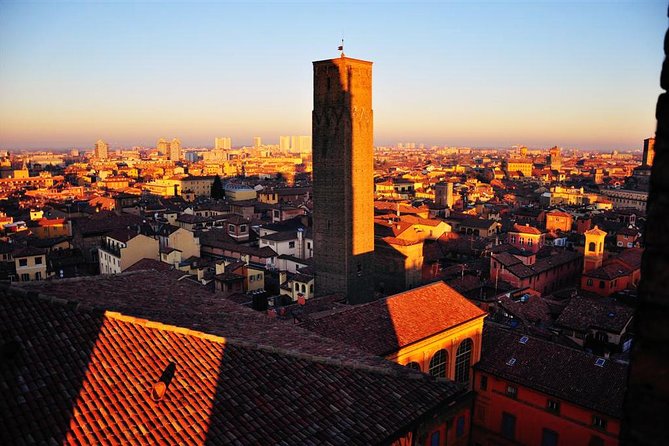 Bologna By Night Walking Tour - Highlights of the Tour