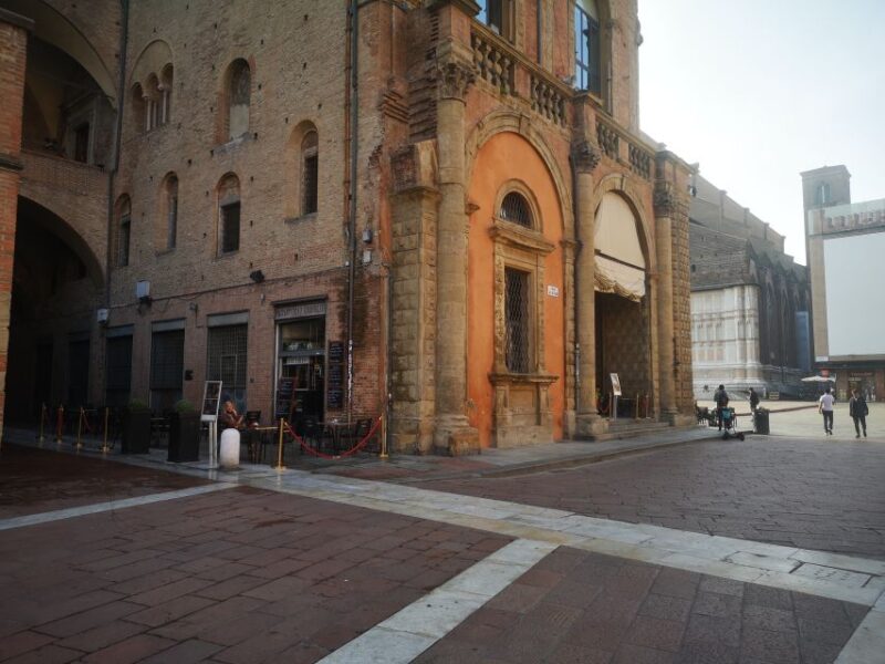 Bologna: City Center Guided Wine Walking Tour - Important Information