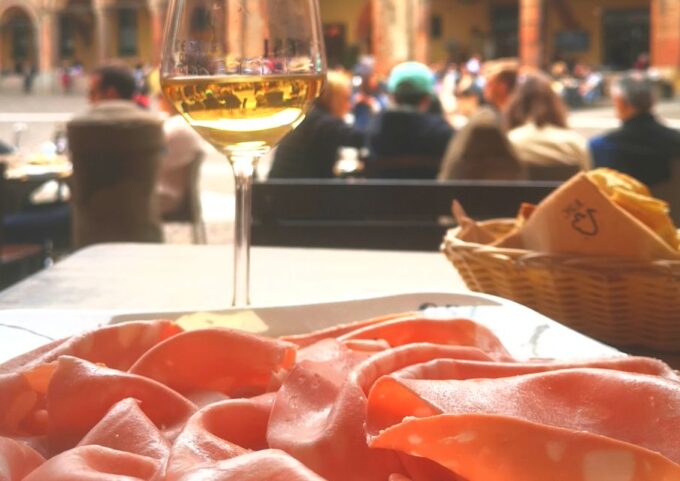Bologna: City Center Guided Wine Walking Tour - Meeting Point Location