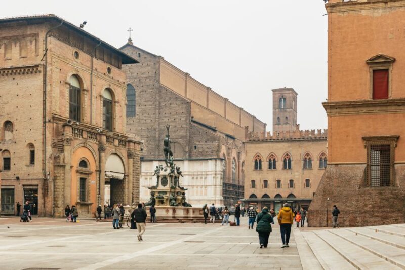 Bologna: City Center Walking Tour - Important Information