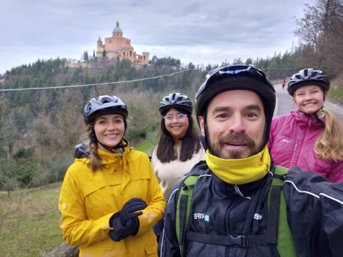 Bologna: E-Bike Guided Tour With Brunch or Aperitivo - Scenic Views and Hidden Spots