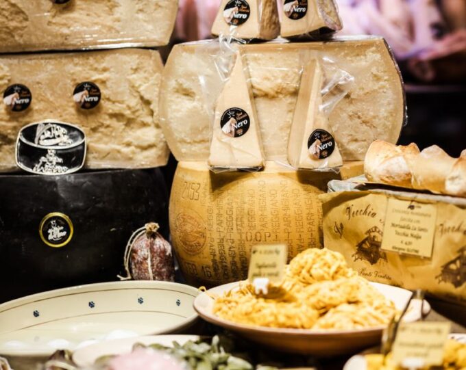 Bologna: Eat and Drink Like a Local Food Tour - Authentic Tastings