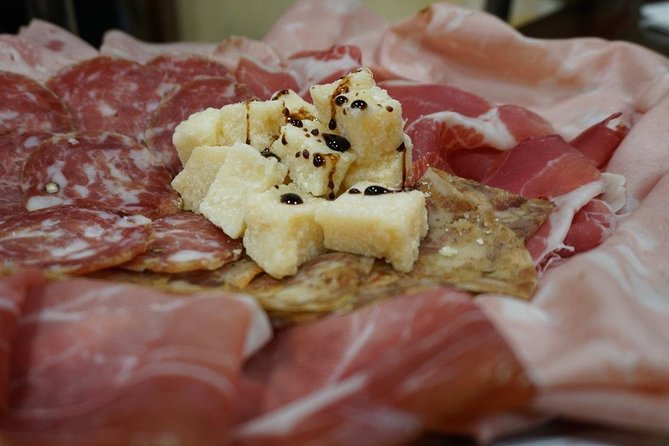 Bologna Food Tour From a Local Perspective - Group Size and Tour Guide