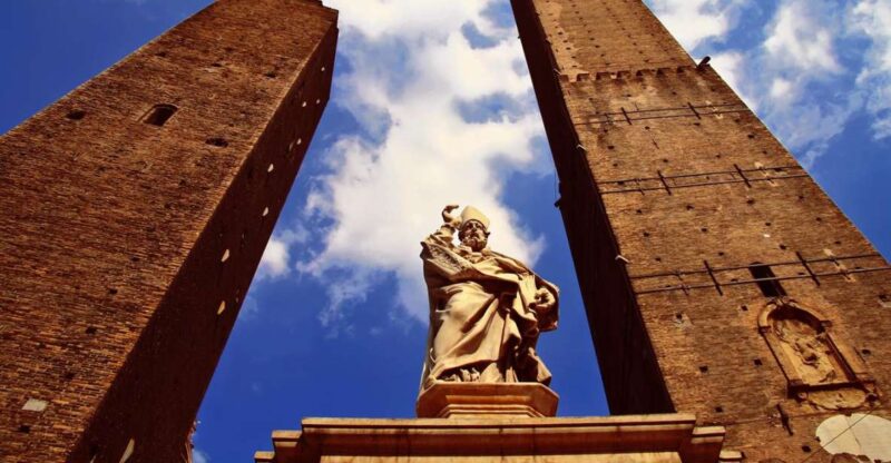Bologna: Guided Walking Tour - Guided Experience