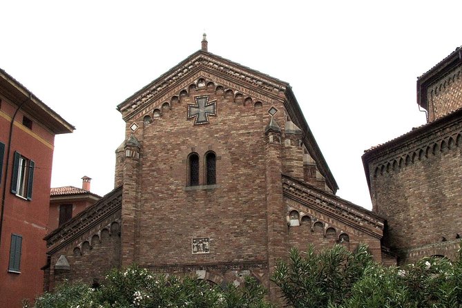 Bologna Highlights, City Walking Tour With Private Guide - Meeting and Pickup Details
