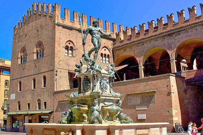 Bologna Highlights Private Tour With Top Rated Local Guide - Meeting and Pickup