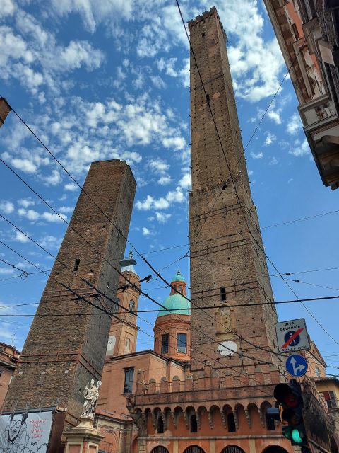 Bologna - Old Town Private Historic Walking Tour - Iconic Structures