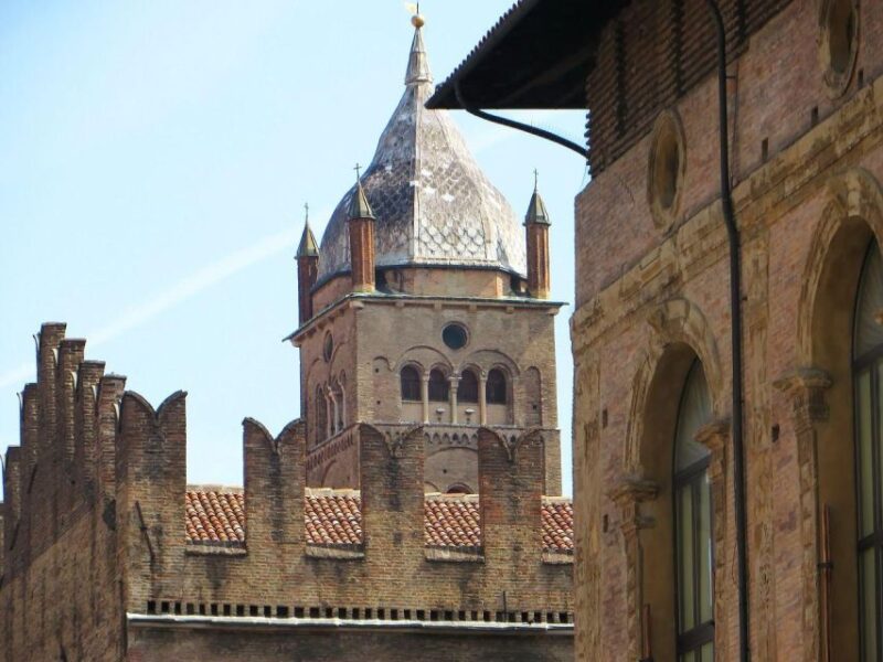 Bologna Private Walk Tour - Discovering Palazzo Del Protesta