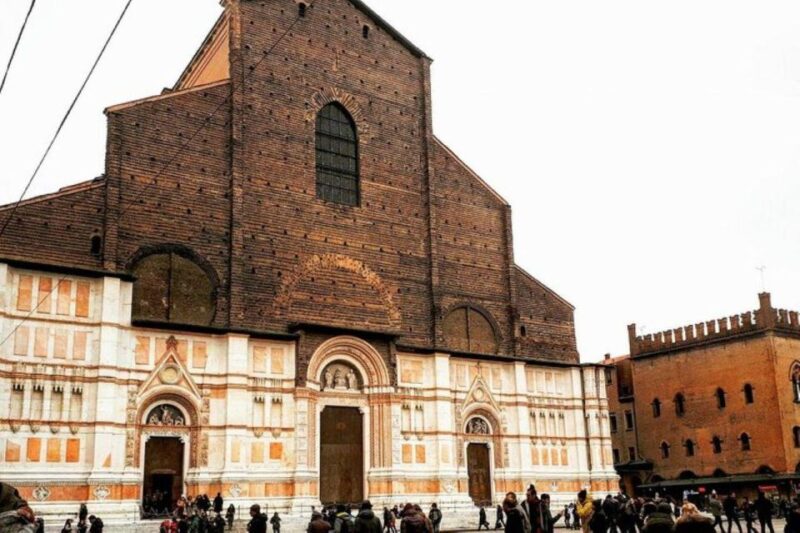 Bologna Private Walking Guided Tour With Licenced Guide - Important Information