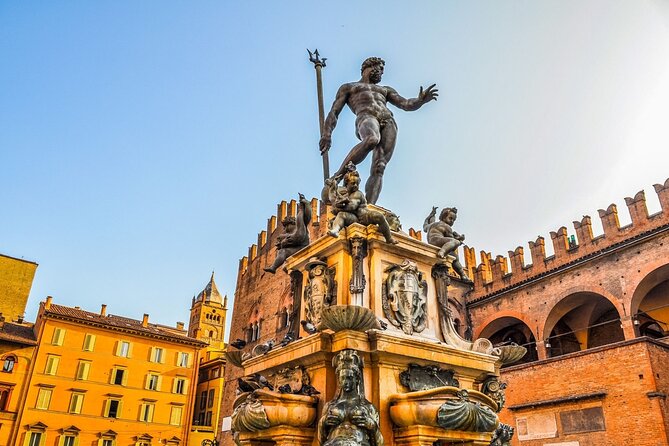 Bologna Scavenger Hunt and Best Landmarks Self-Guided Tour - Exploring Bolognas Heritage