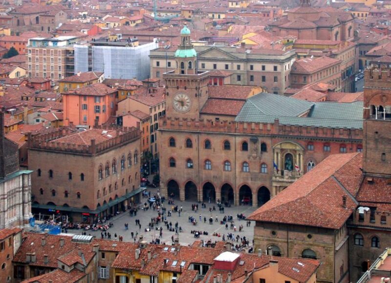 Bologna Theme Tour: the Oldest University in Europe - Tour Experience