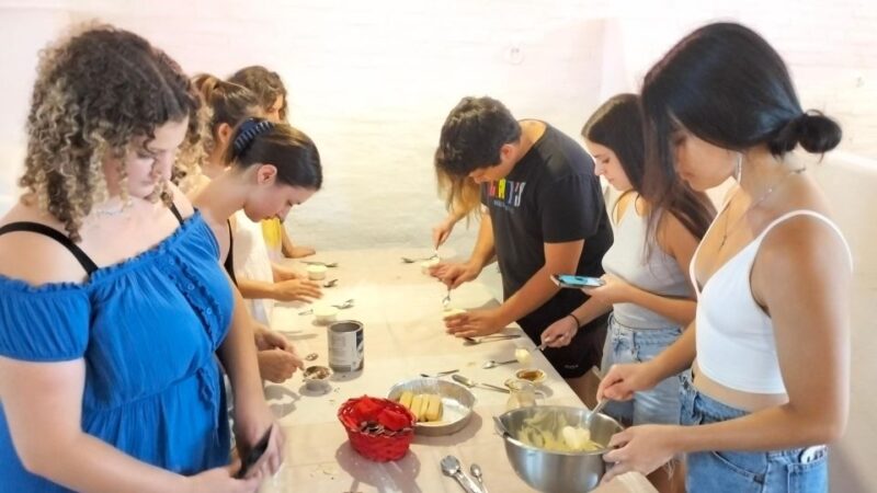 Bologna: Traditional Bolognese Cooking Class With a Meal - Key Points