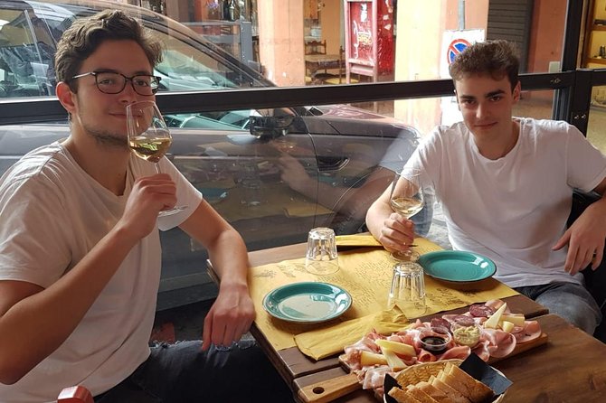 Bologna Wine Tasting in One of the Oldest Inns - Guides Expertise and Friendliness