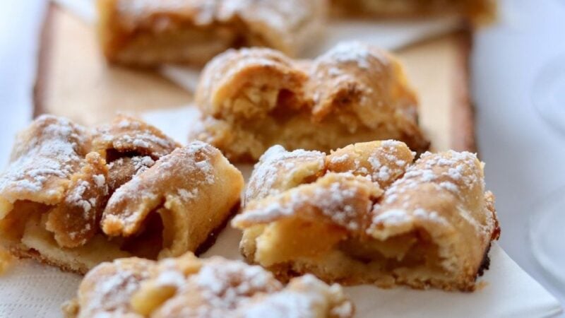 Bolzano: Guided Traditional Food Tour - Tour Highlights