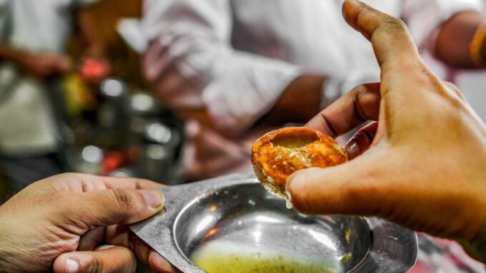 Bombay Express Mumbai Food Tour With 15+ Tastings - Exploring Mumbais Local Commuter Train