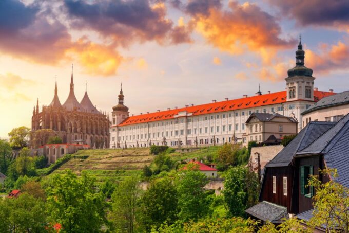 Bone Church and Kutna Hora Private Tour From Prague - Important Information