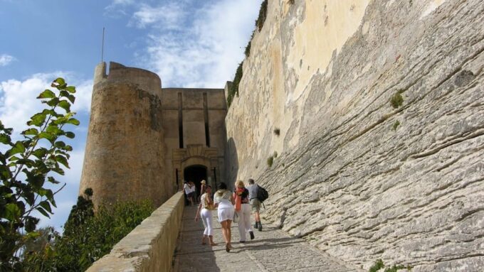 BONIFACIO - CORSICA: A TRIP FROM SARDINIA - Frequently Asked Questions