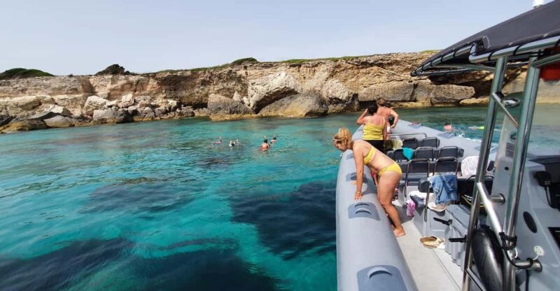 Bonifacio: Lavezzi Islands and Caves Guided Tour - Group Size and Languages