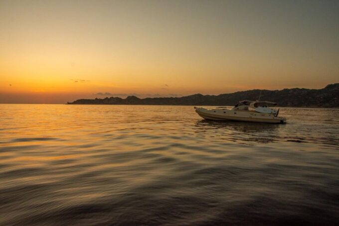 Bonifacio: Sunset Aperitif Dining Boat Tour - Exploring Bonifacios Old Town
