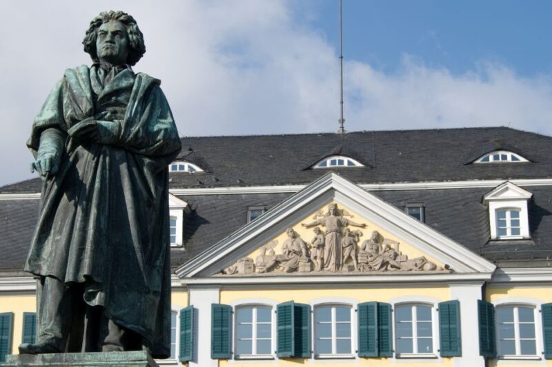 Bonn: City Exploration Game and Tour - Interactive Game Features
