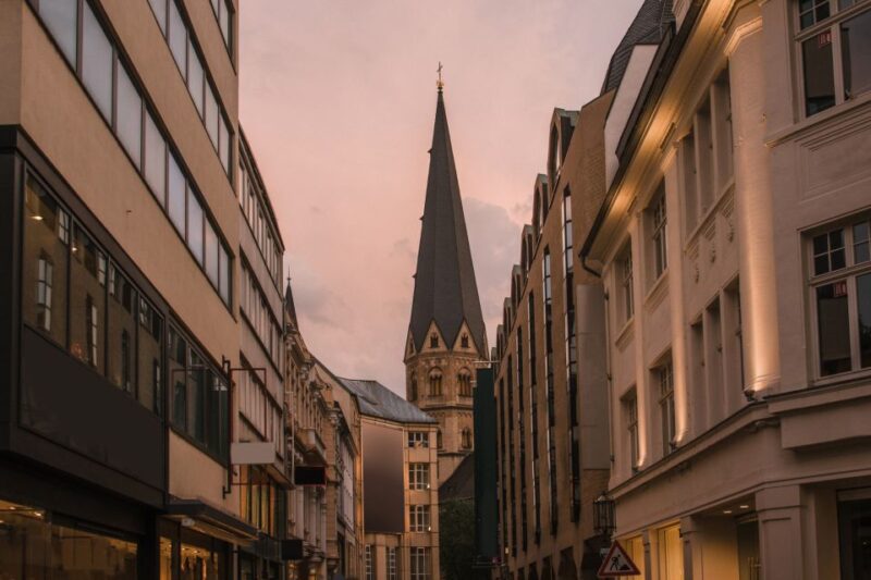 Bonn: City Exploration Game and Tour - Walking Time and Distance