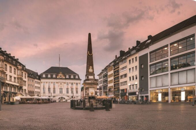 Bonn: City Exploration Game and Tour - Internet and App Requirements
