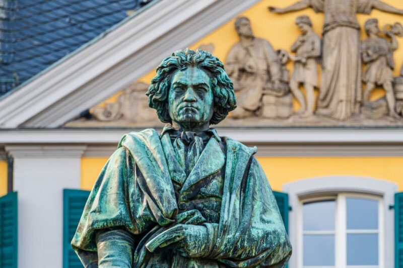 Bonn: First Discovery Walk and Reading Walking Tour - Key Points