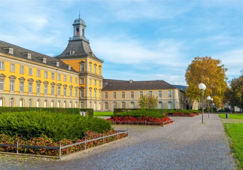 Bonn: Scavenger Hunt and City Highlights Walking Tour - Exploring Bonns Highlights