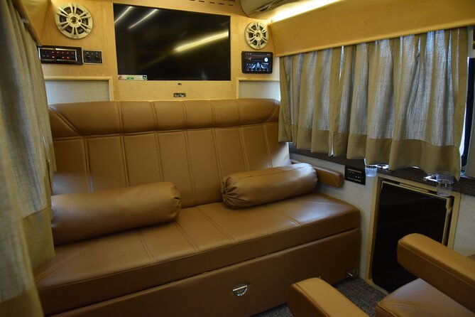 Book A Caravan in Indore - Group Size and Accessibility