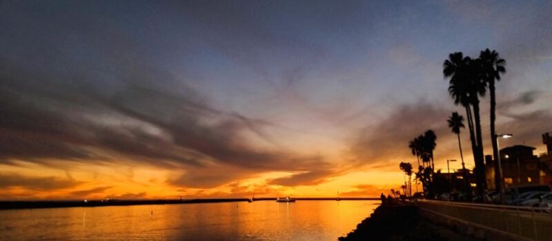 Book a Romantic Boat Cruise With a Pro Photographer Captain - Onboard Amenities