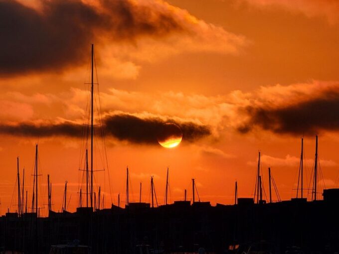 Book a Romantic Boat Cruise With a Pro Photographer Captain - Learn Photography From a Pro